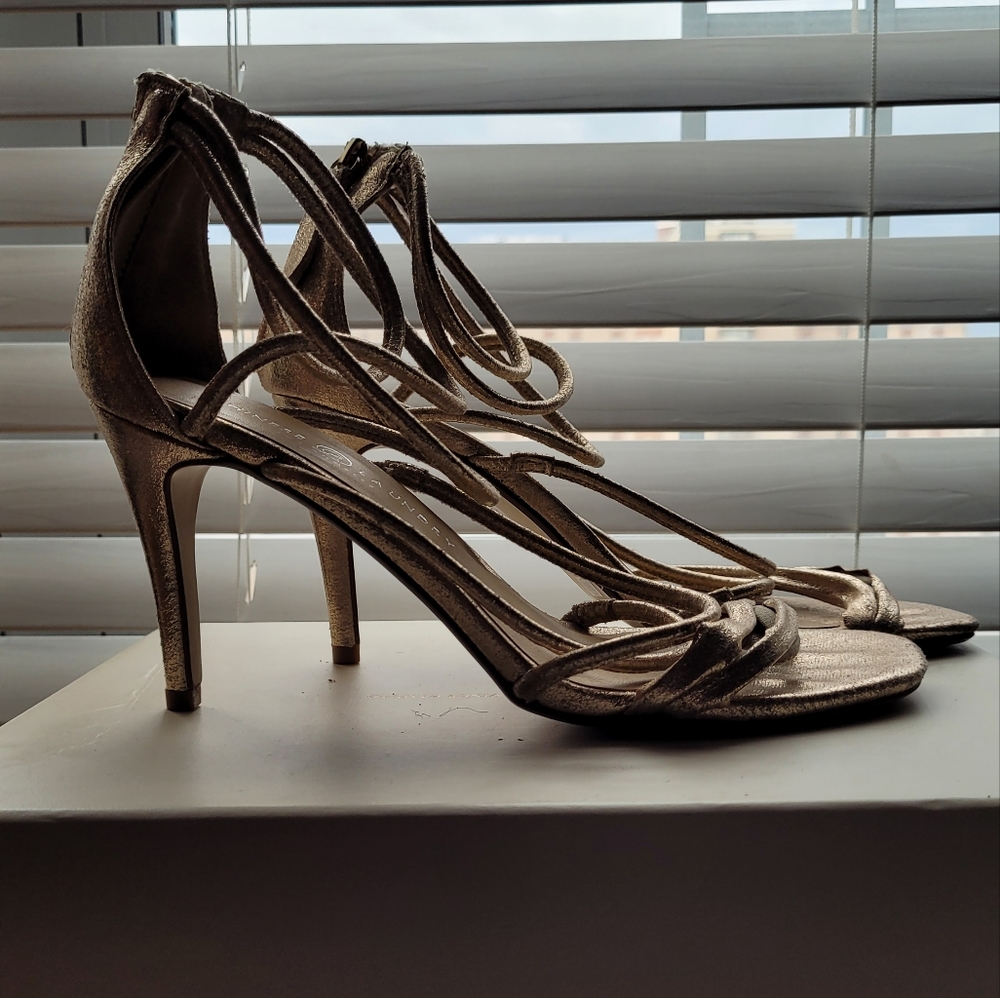 Chinese Laundry Size 9.5 Gold Heels